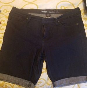 Missimo Bermuda Shorts